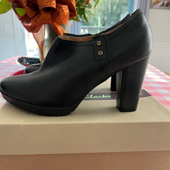 Clark’s Booties - Picture 2 of 6